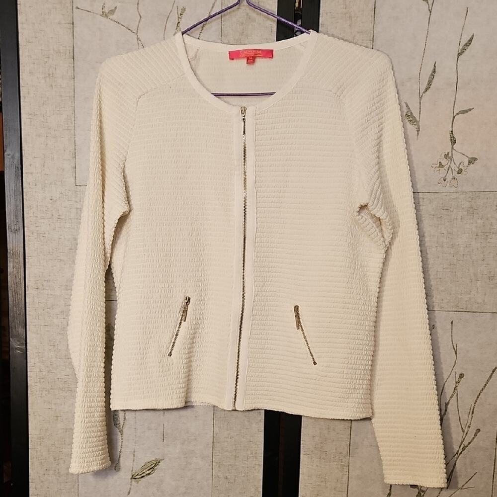 Catherines White Blazer with Textured Fabric and Zip-Up Style
